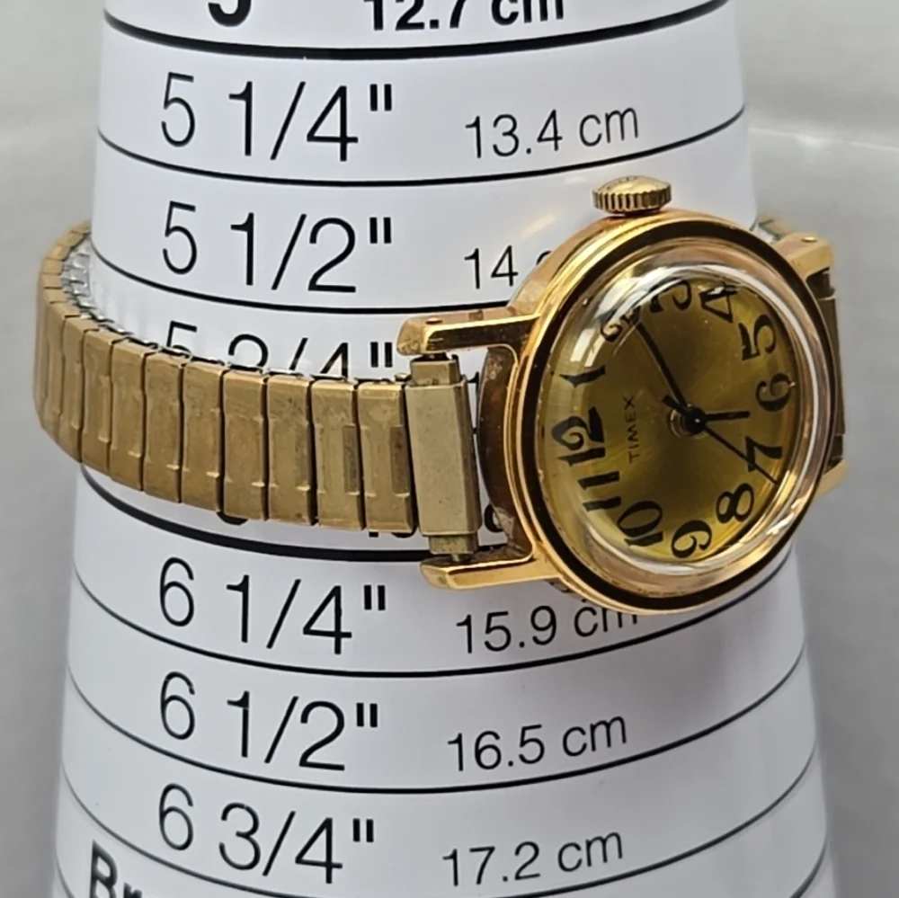 Womens Vintage Timex Petite Watch 25mm Gold Tone Retro Dial Manual Wind Runs